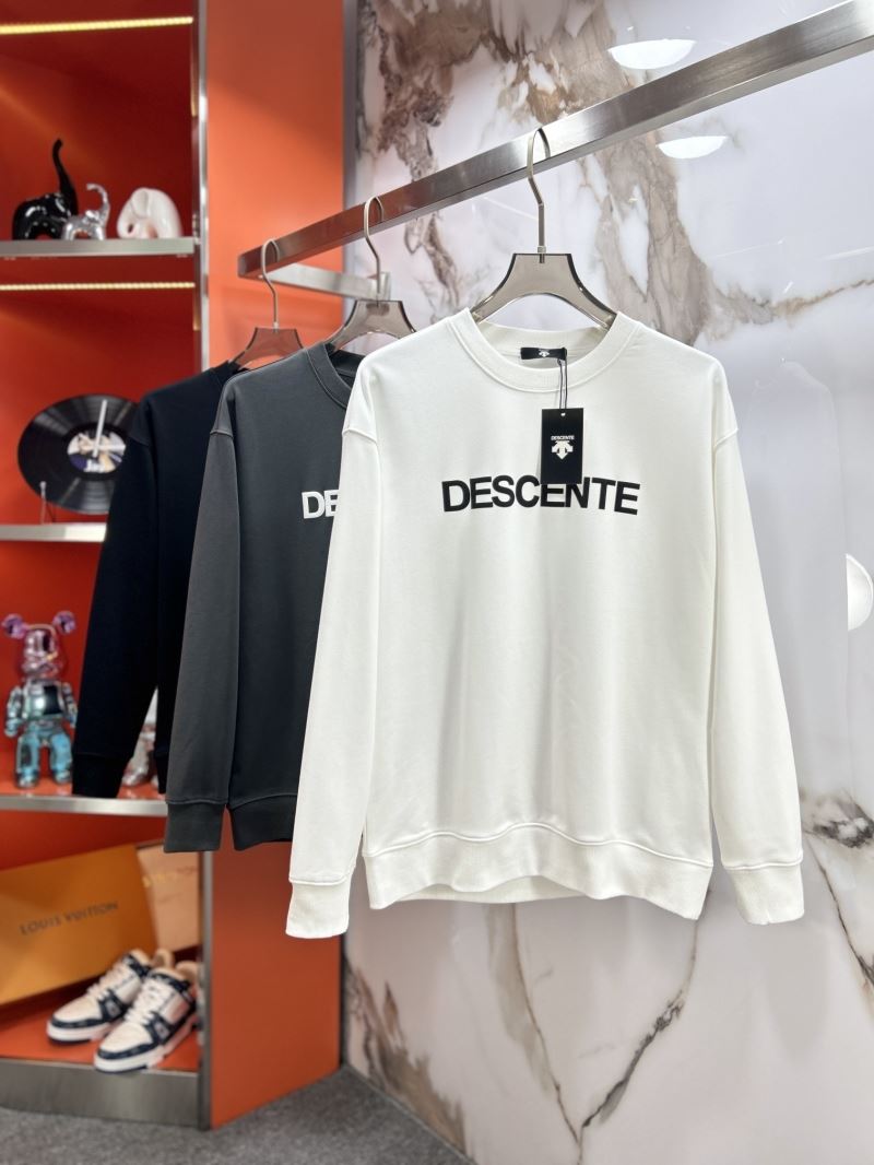 Descente Hoodies